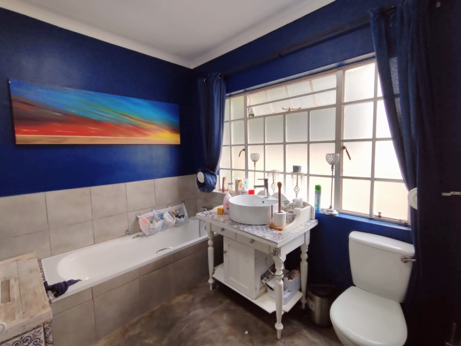 6 Bedroom Property for Sale in Flamwood North West